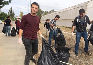 Öğrencilerden temiz kampüs projesi